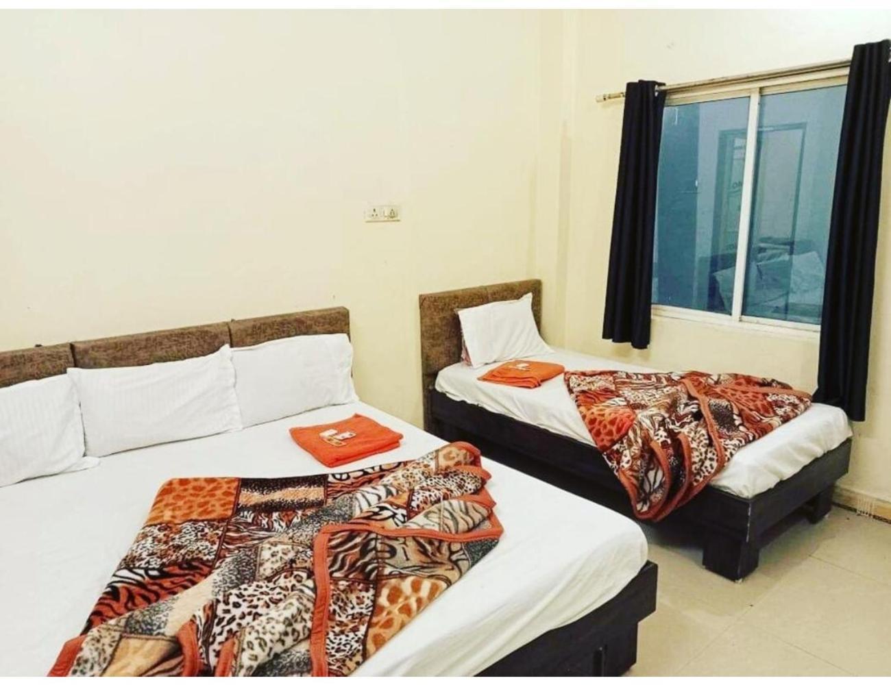 Hotel Mahakal Vishram, Удджайн Екстер'єр фото